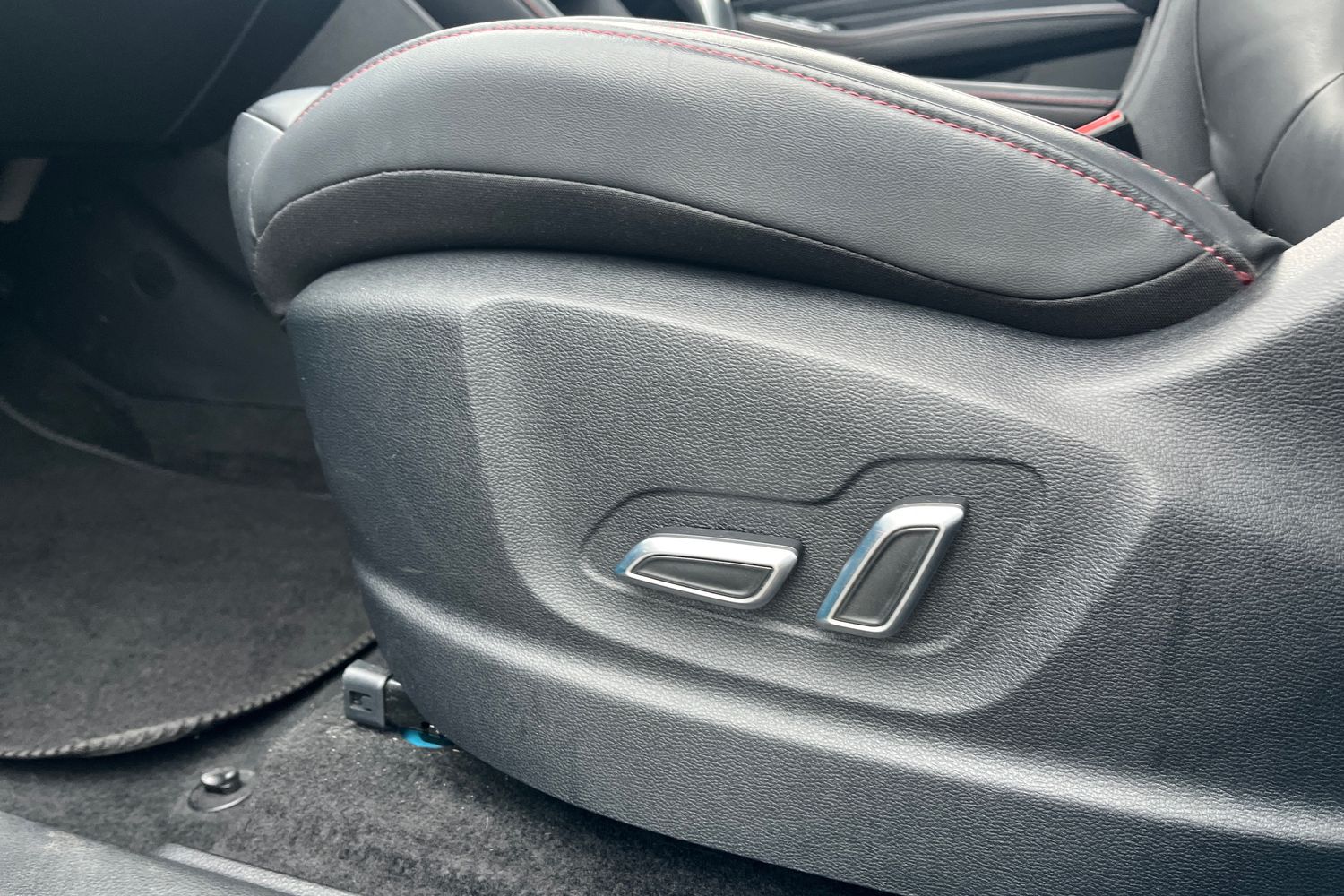 MG Motor UK HS Photo 25