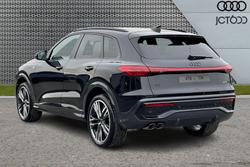 AUDI  Q5 SUV Photo 3