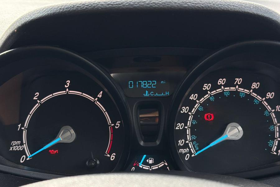 Ford TRANSIT COURIER Photo autoimg-e5c49cc2ca28680e22921ca699c390a060de2ee6.jpg