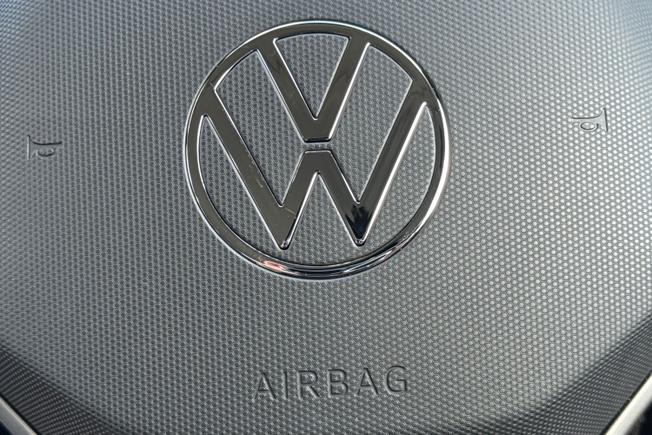 VOLKSWAGEN T-Roc Photo 26