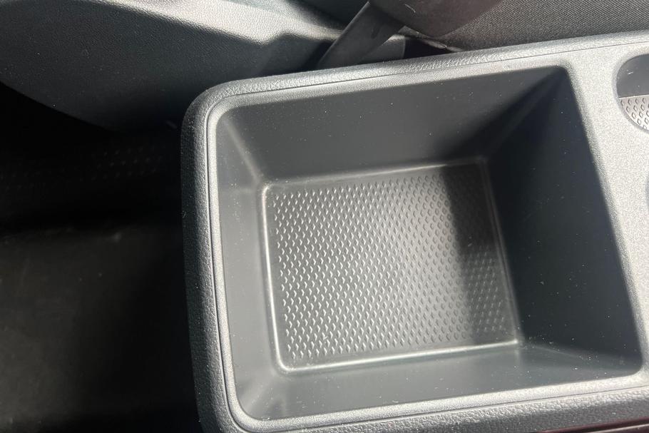 Used FORD TRANSIT CONNECT LO25AWG 39