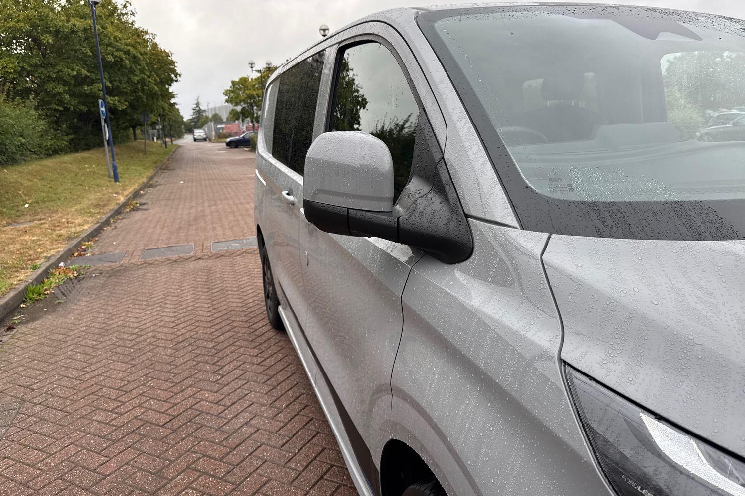 Ford TRANSIT CUSTOM Photo 23
