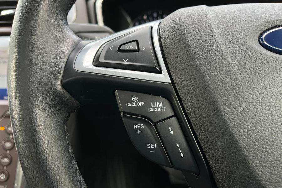 Ford MONDEO Photo autoimg-e5ca1bbeea52b1e53742e097cc4fd74f6b23ccf2.jpg