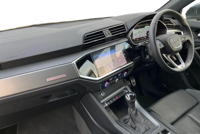 AUDI Q3 Photo 2