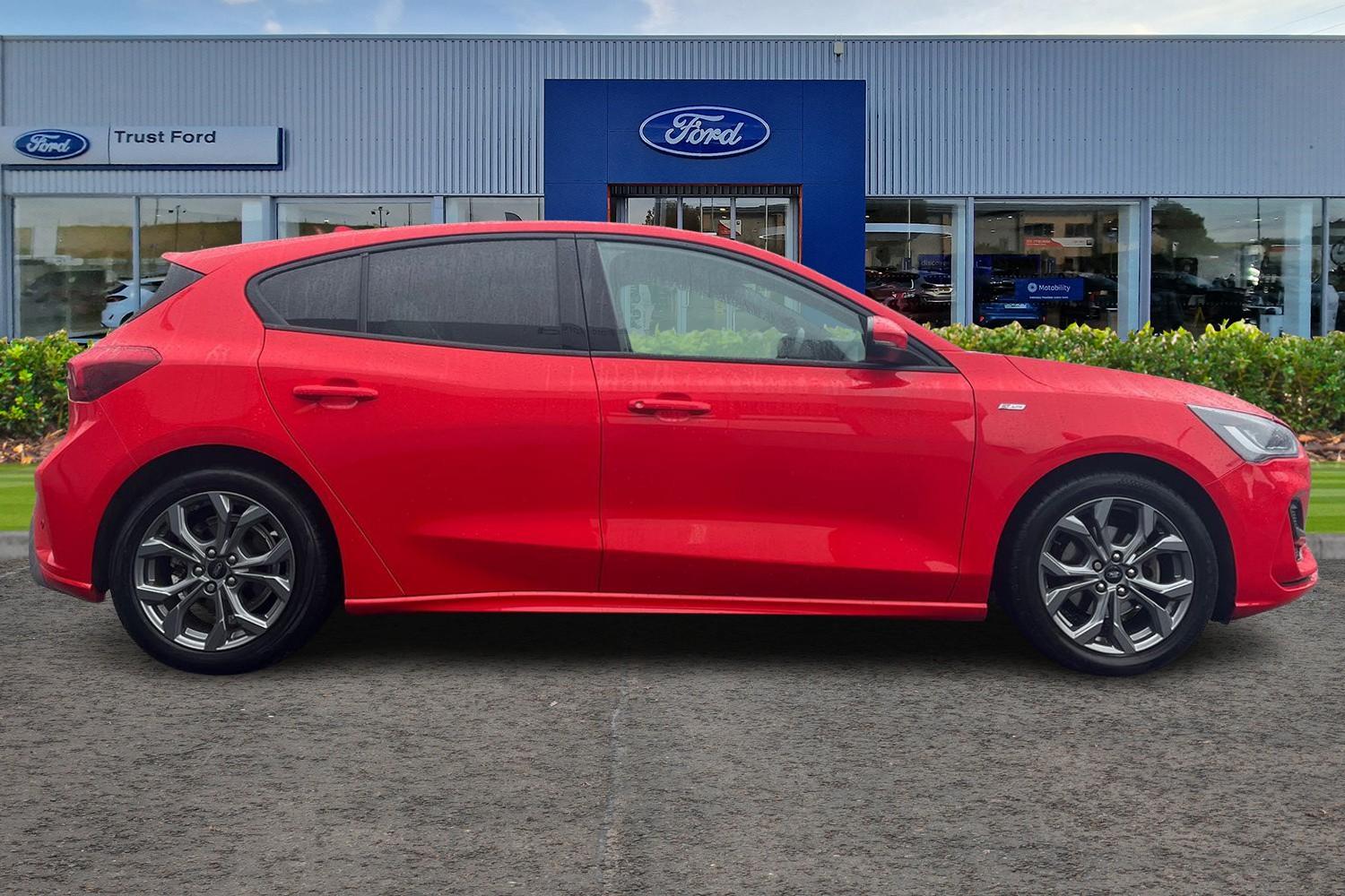 Ford FOCUS Photo 2