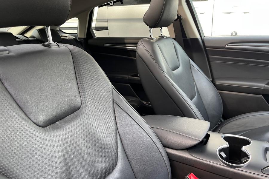 Ford MONDEO Photo autoimg-e5ce292ed3b66b546762dacbfb71834165d4179c.jpg