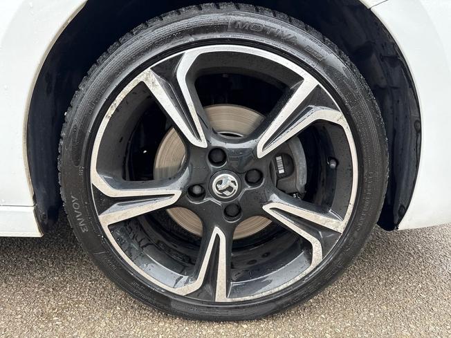 VAUXHALL CORSA Photo 32