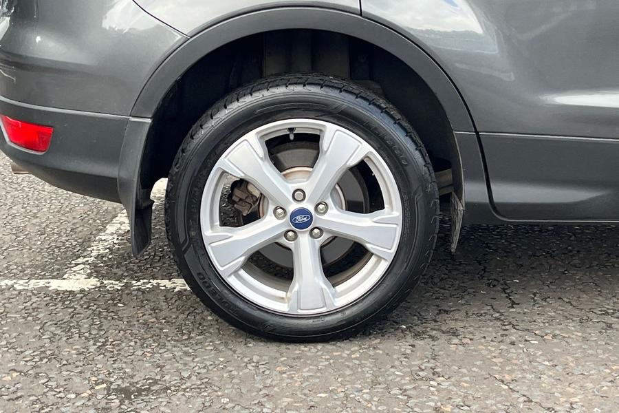 Ford KUGA Photo autoimg-e5e4aa79963dcd6bb46a3b38ca160c6b008fb626.jpg