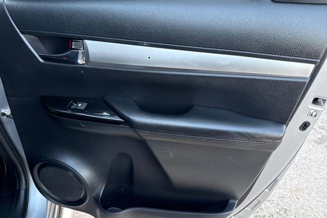 TOYOTA Hilux Photo 40