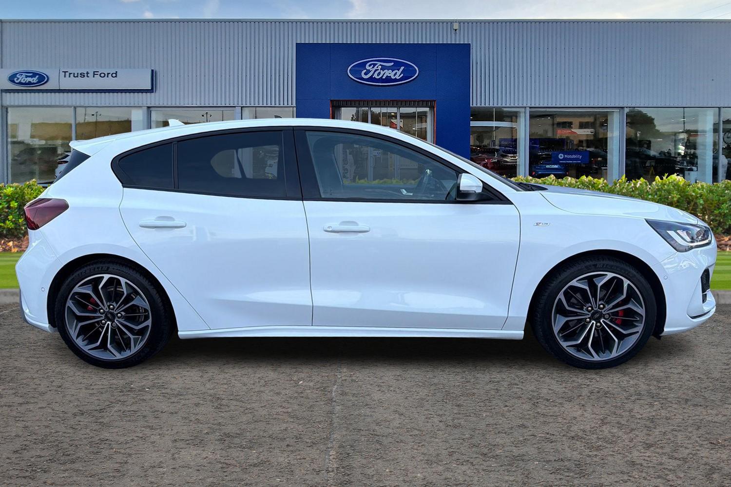 Ford FOCUS Photo 2