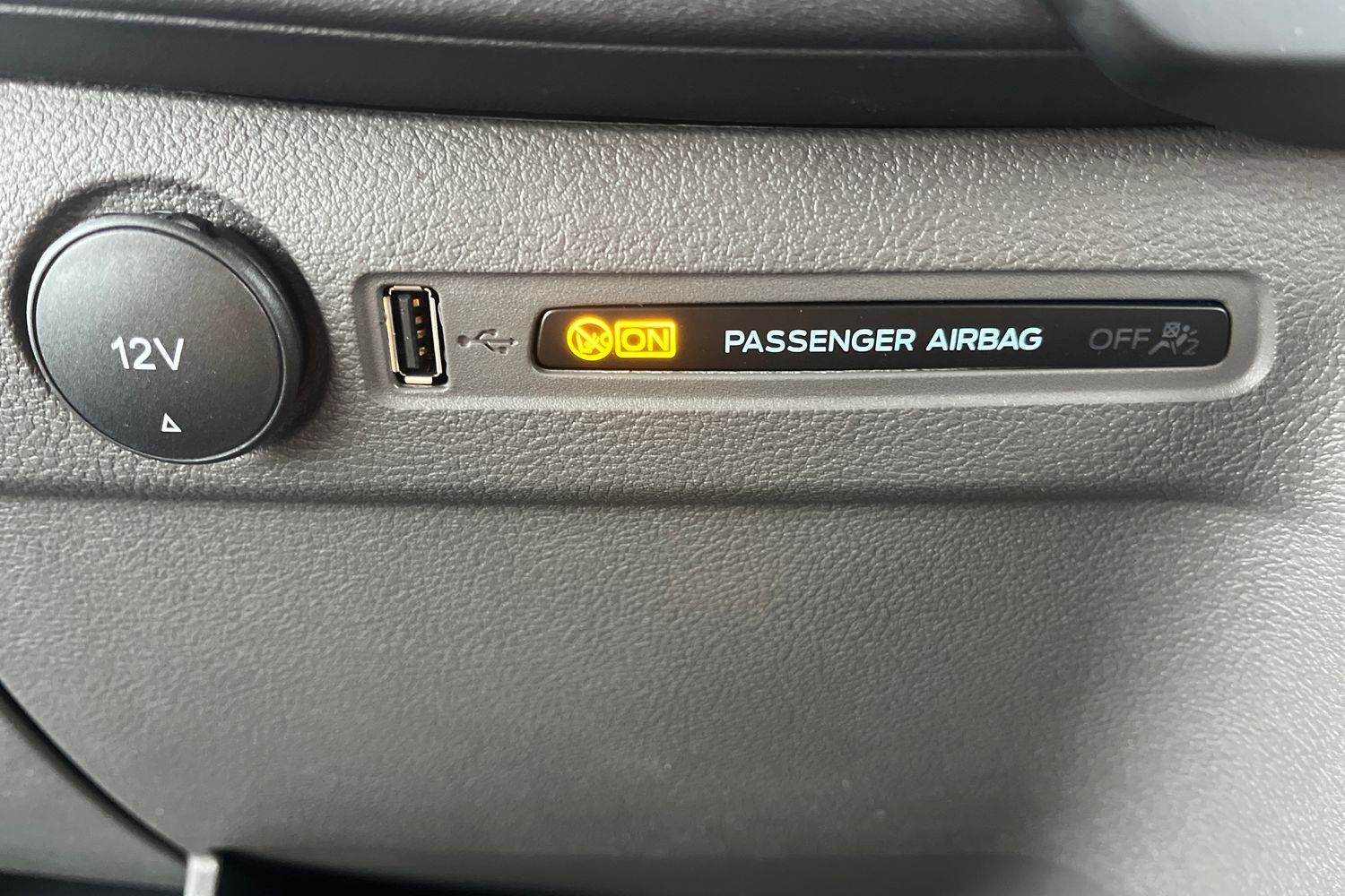 Ford E-TRANSIT Photo 33