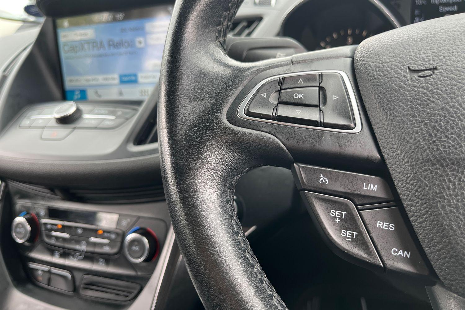 Ford KUGA Photo 35
