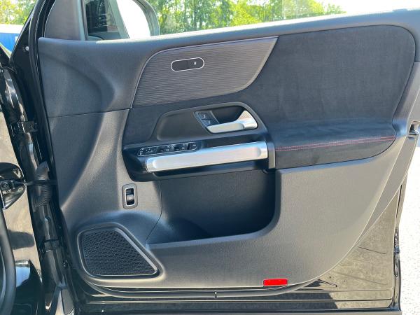 Mercedes-Benz EQB Photo autoimg-e5f19c939775d78cf3dfb4f625cd5d33d034adb9.jpg