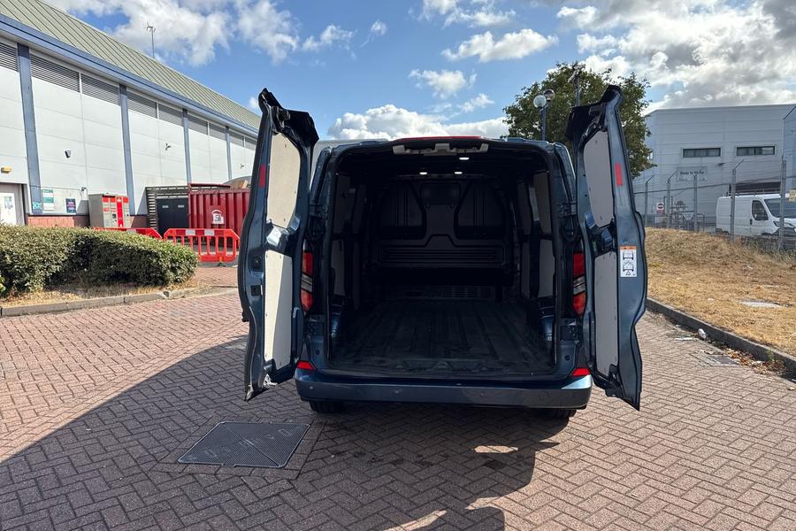 Ford TRANSIT CUSTOM Photo autoimg-e5f1e9241bda8c587062e603b79d1cc393ee4f28.jpg