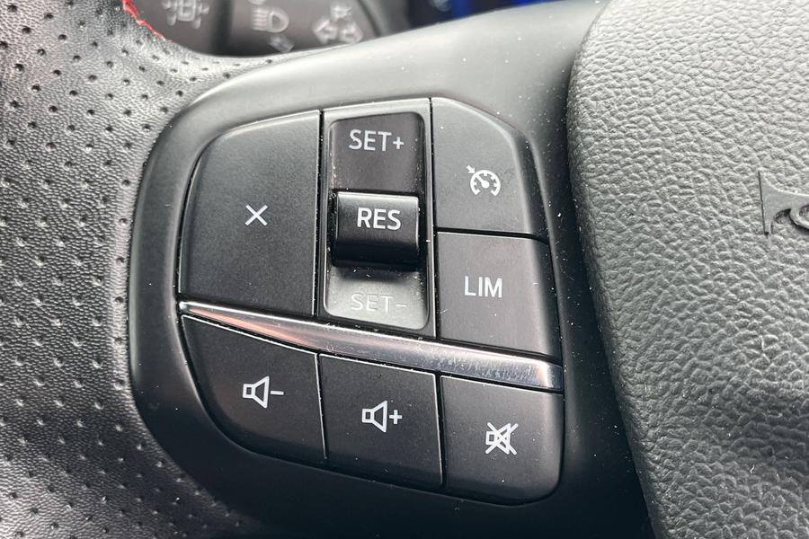 Ford Kuga Photo autoimg-e5f57536e27e35f8b5cc14d1b09b742ccf1be757.jpg