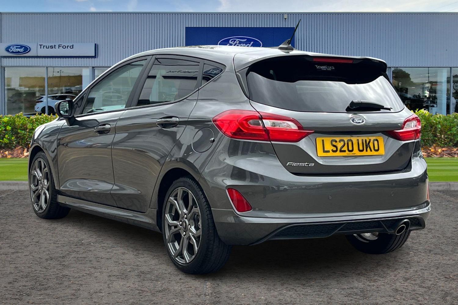 Ford Fiesta Photo 1