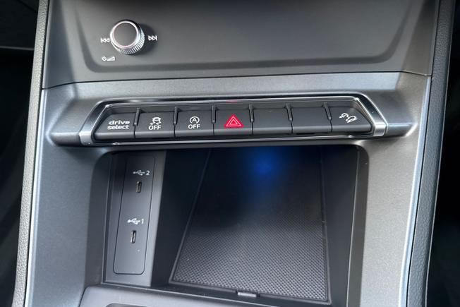 AUDI Q3 Photo 24