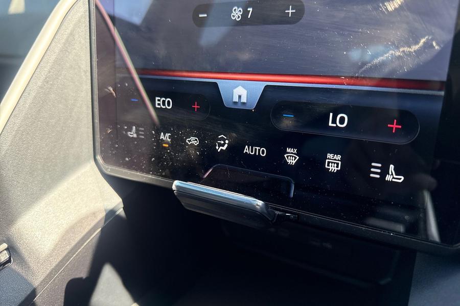 Ford Explorer Photo autoimg-e601b5411a3162c34ad18afe4a6dd0cc3f686038.jpg