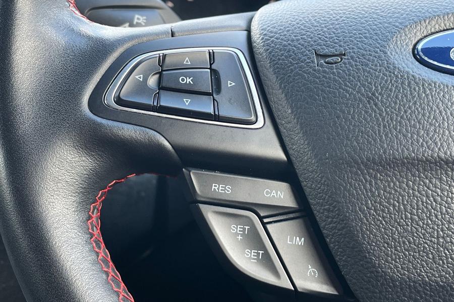 Ford Kuga Photo autoimg-e6047f5f6919407313cef2df8e606a72aa42e1bd.jpg