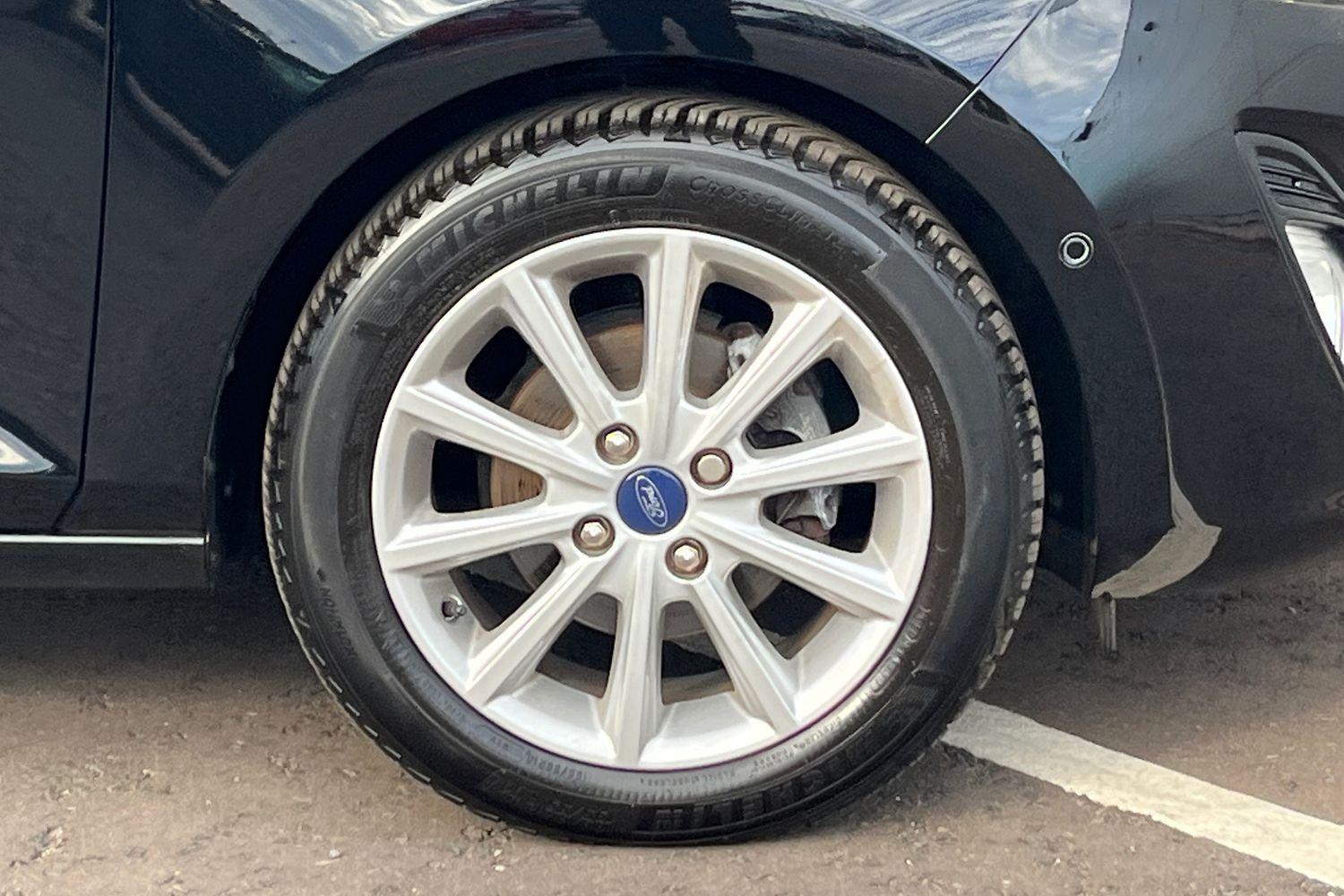 Ford Fiesta Photo 7