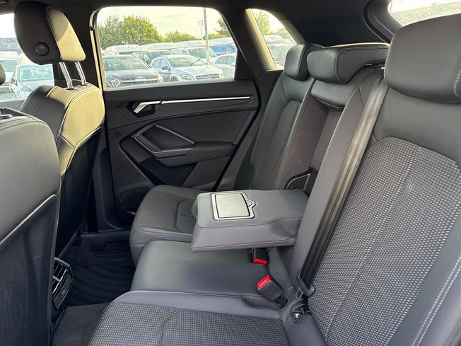 AUDI Q3 Photo 24