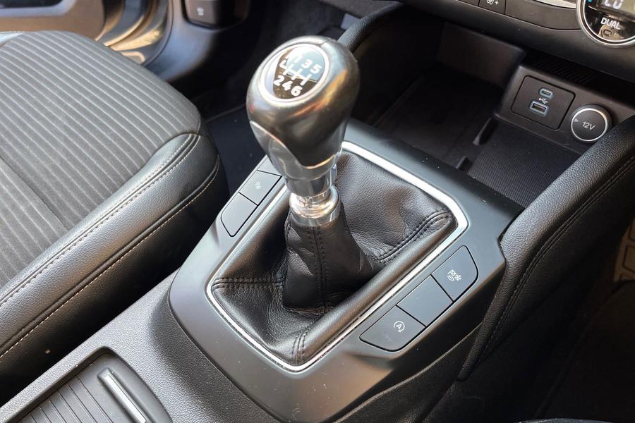 Ford KUGA Photo autoimg-e608bcee7e120029c83cb6f41d2c9551baabcdb7.jpg