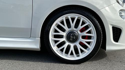 Abarth 595 Photo autoimg-e608ff3c4c3c2efbf05268d8fd216b6fbeff1a93.jpg