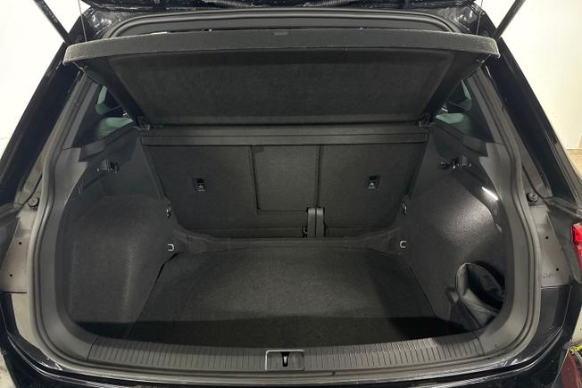 VOLKSWAGEN Tiguan Photo 12