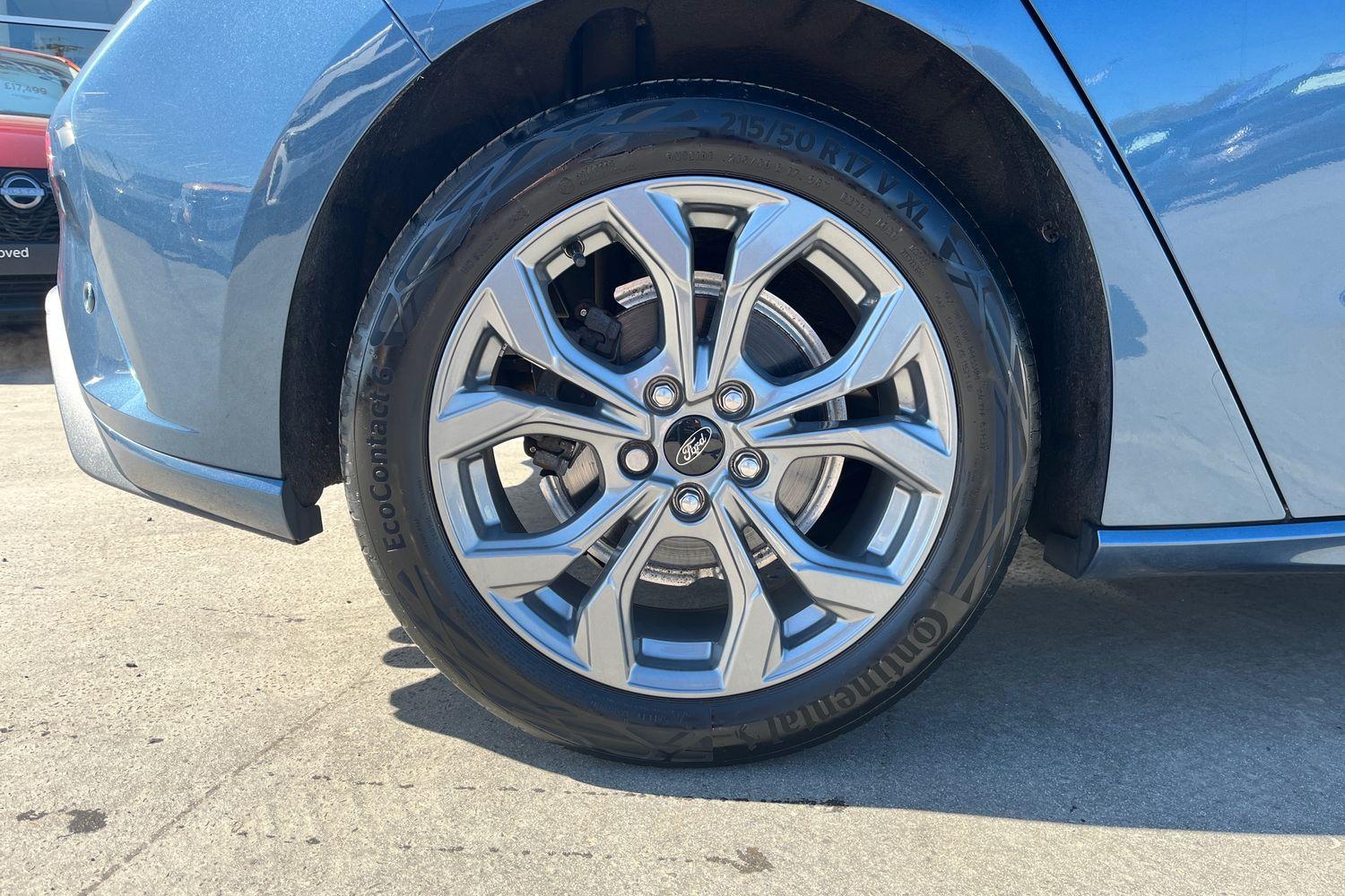 Ford FOCUS Photo 7