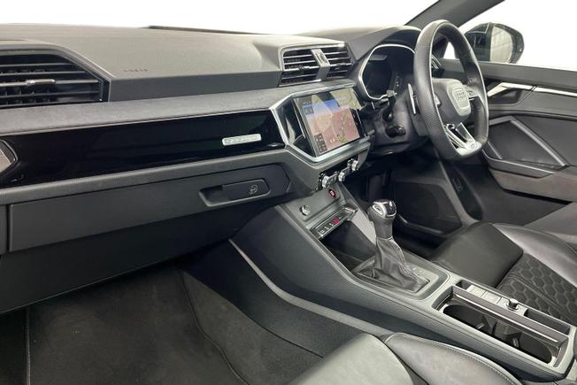 AUDI RS Q3 Photo 2