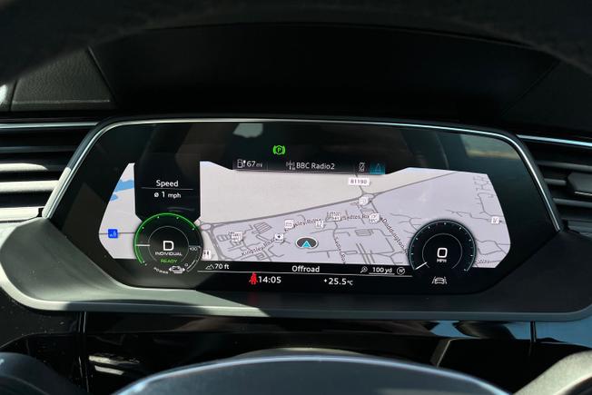 Audi e-tron Photo 38