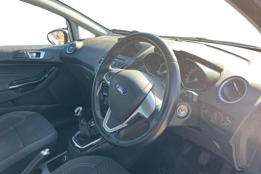 Ford Fiesta Photo autoimg-e6199055f0da03a581f36110867b920048914b53.jpg