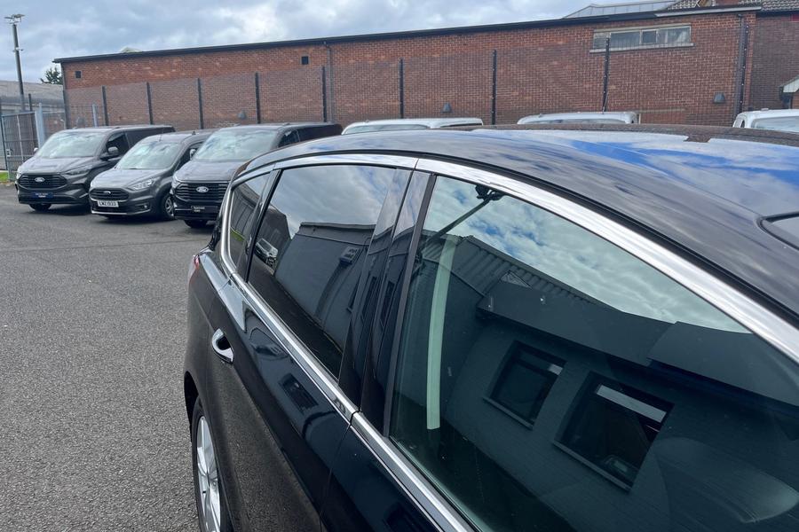 Ford S-MAX Photo autoimg-e61996ccc50f01a235639125761a76704257b2ea.jpg