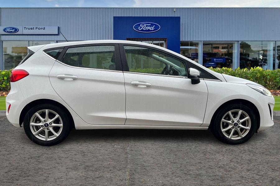Ford FIESTA Photo autoimg-e619e2bf1fe5f28b1b841842b98aa85a02de1630.jpg