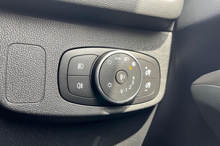 Ford Focus Photo autoimg-e61bd0f87bcd3bd9f08b8cc0abfcd6427028b274.jpg