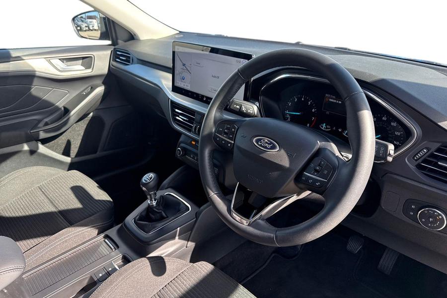 Ford FOCUS Photo autoimg-e61eca1a644fdd33b6485355342a2a0fad0e4ad1.jpg