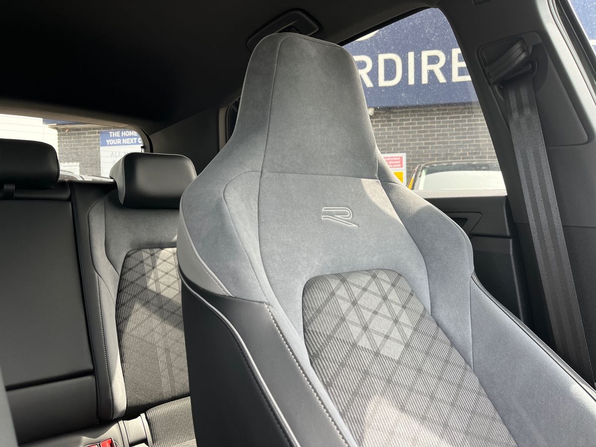 Volkswagen Golf Photo 37