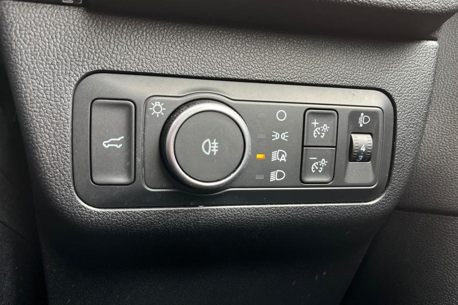 Ford Kuga Photo autoimg-e62868e1f513695762297f3bc59e9ca15d3b1633.jpg