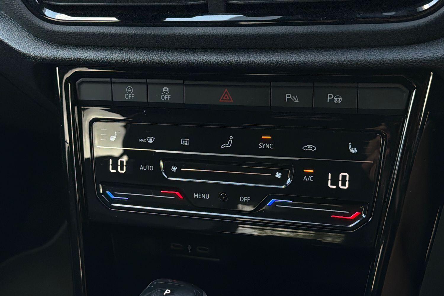 Volkswagen T-ROC Photo 33