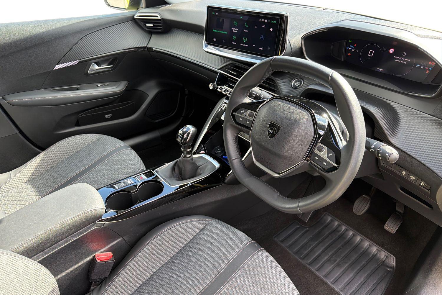 Peugeot 208 Photo 8