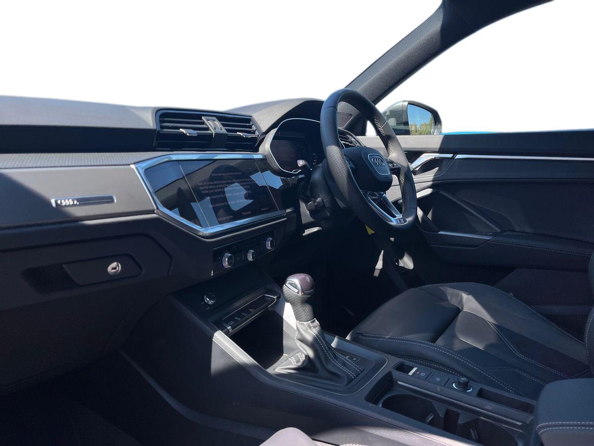 Audi Q3 Photo 2