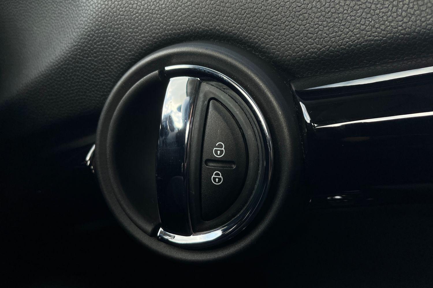 MINI Hatch Photo 35