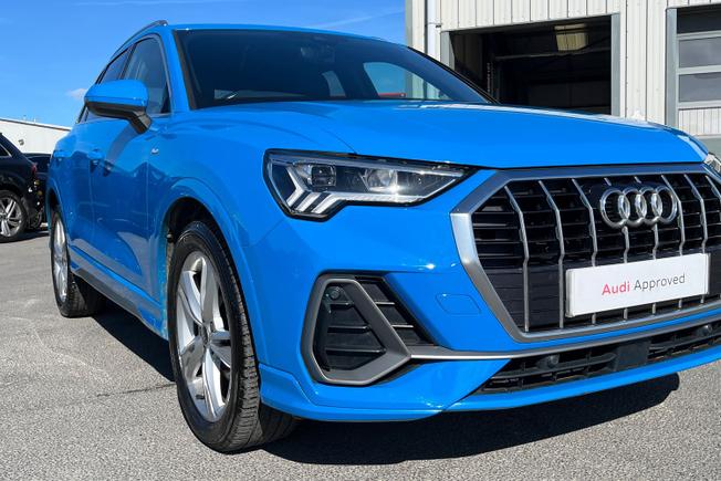 AUDI Q3 Photo 19