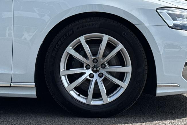 AUDI A8 Photo 5