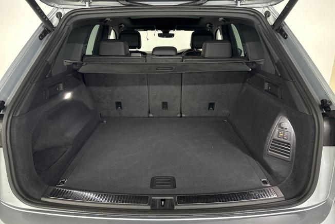 VOLKSWAGEN Touareg Photo 12
