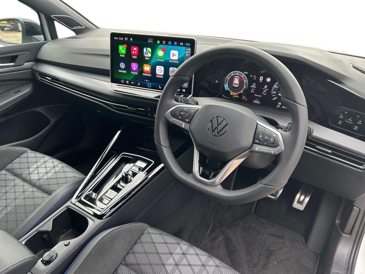 Volkswagen Golf Photo autoimg-e641a64d28be5a7ce338efd865a8e49e7b4d0cef.jpg