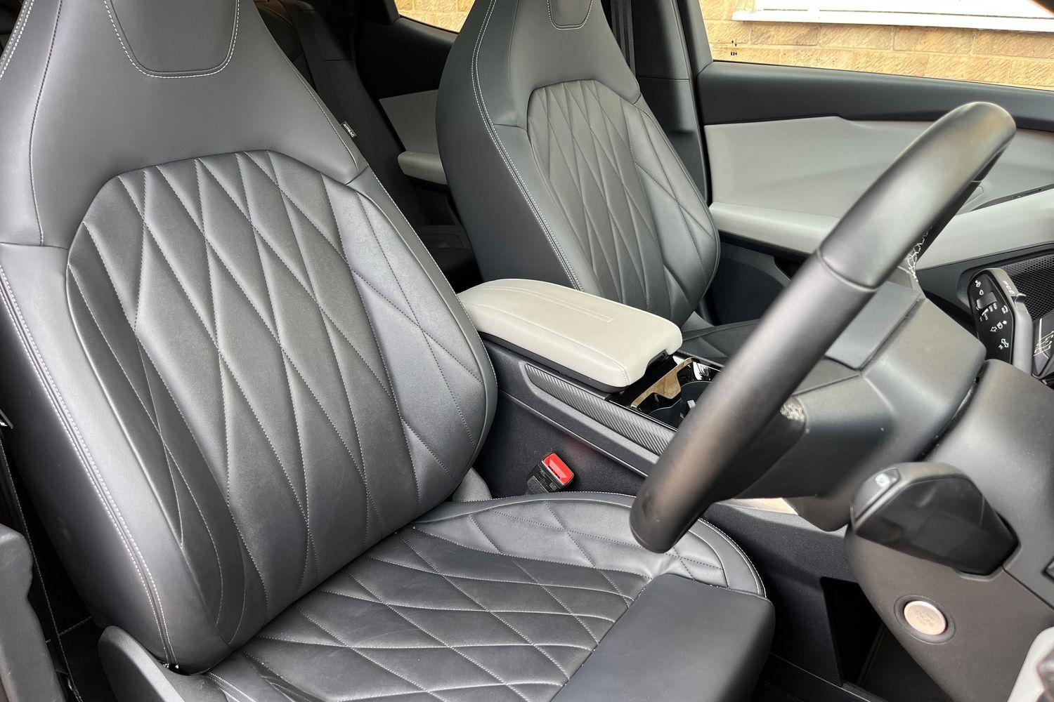 Ford Explorer Photo 16