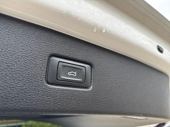 AUDI Q7 Photo 23