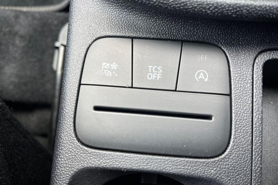 Ford Fiesta Photo autoimg-e64512376db79bcb8ee75480f7cb4be44e057893.jpg