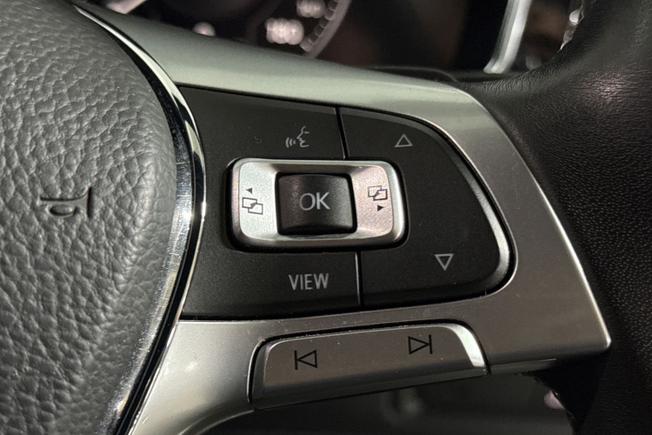 VOLKSWAGEN Touareg Photo 17